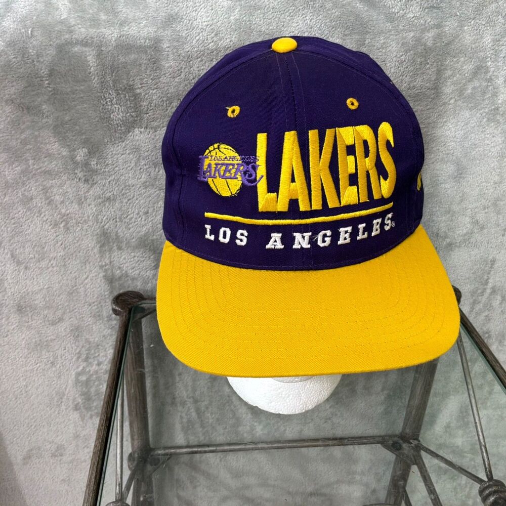 LA Lakers Snapback Hat NBA Drew Pearson EUC